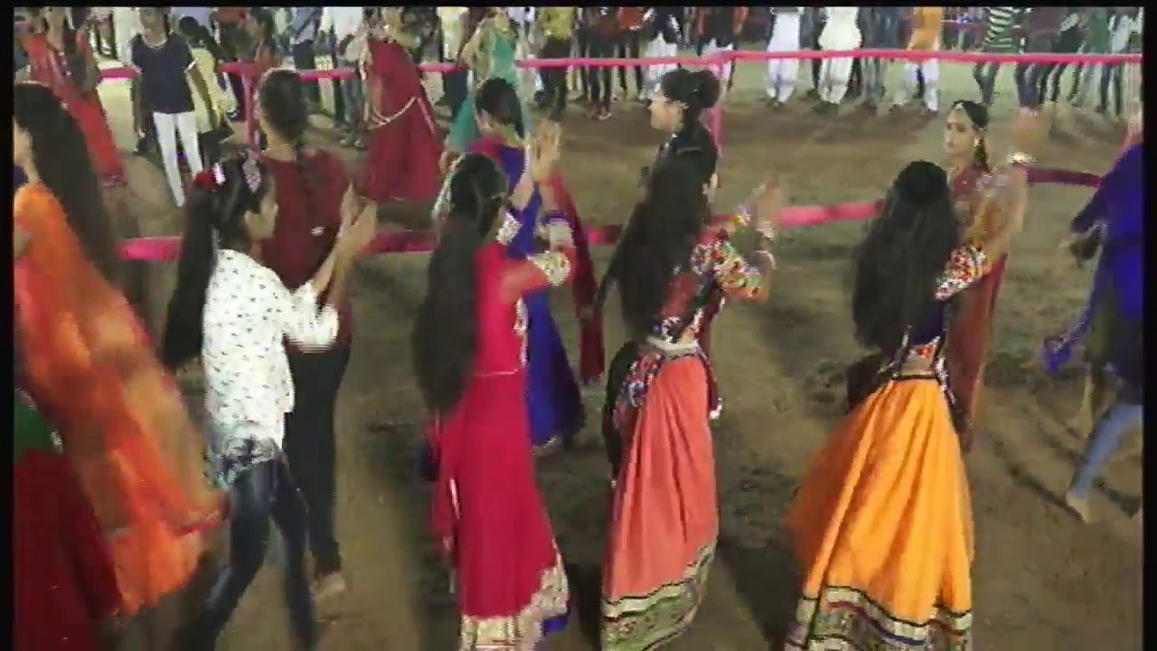 Anjar hindu yuva sangathan ki navaratri me Raghuvir sinh jadeja ki bhavy entry.