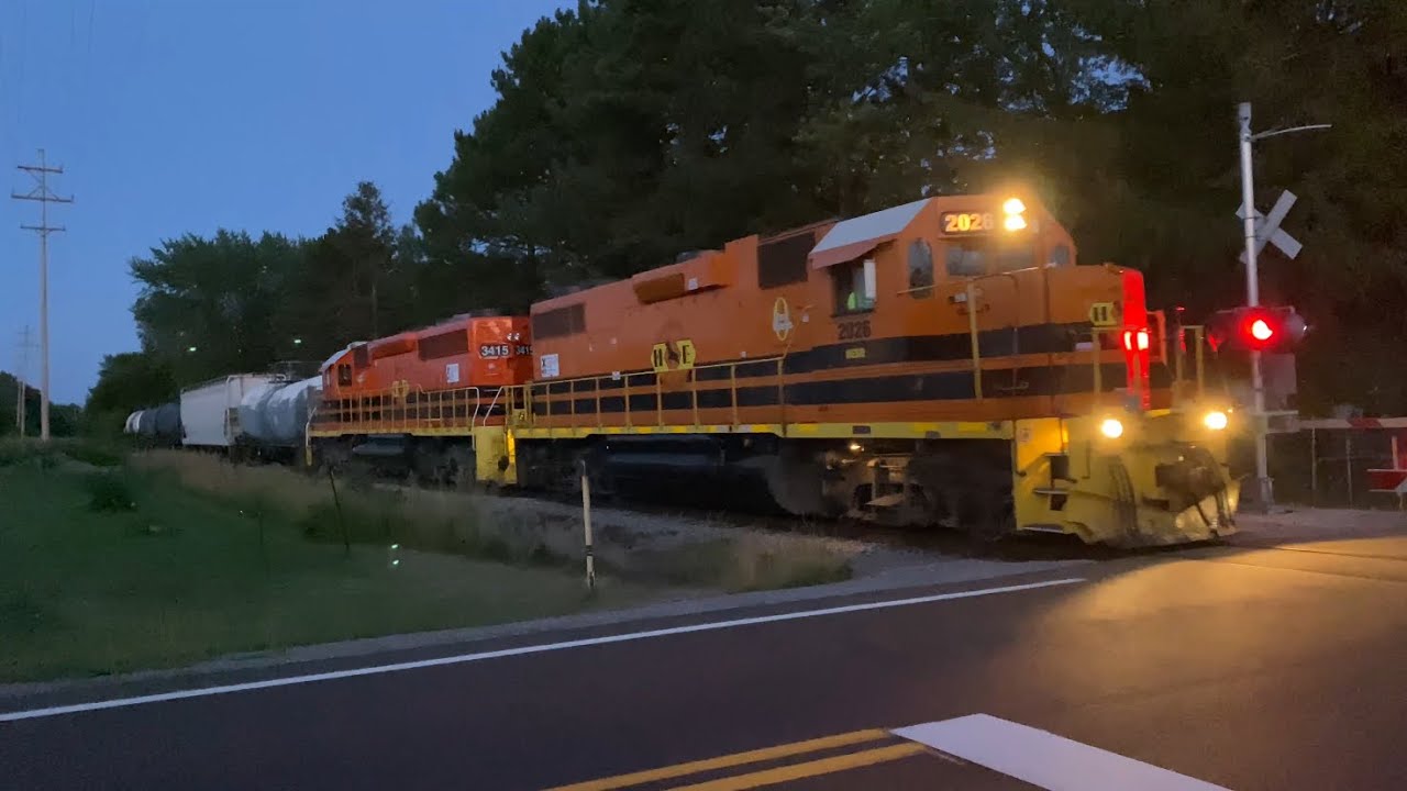 HESR Train 703 Heading West On The Midland Line, Led by HESR 2026 & CFE ...