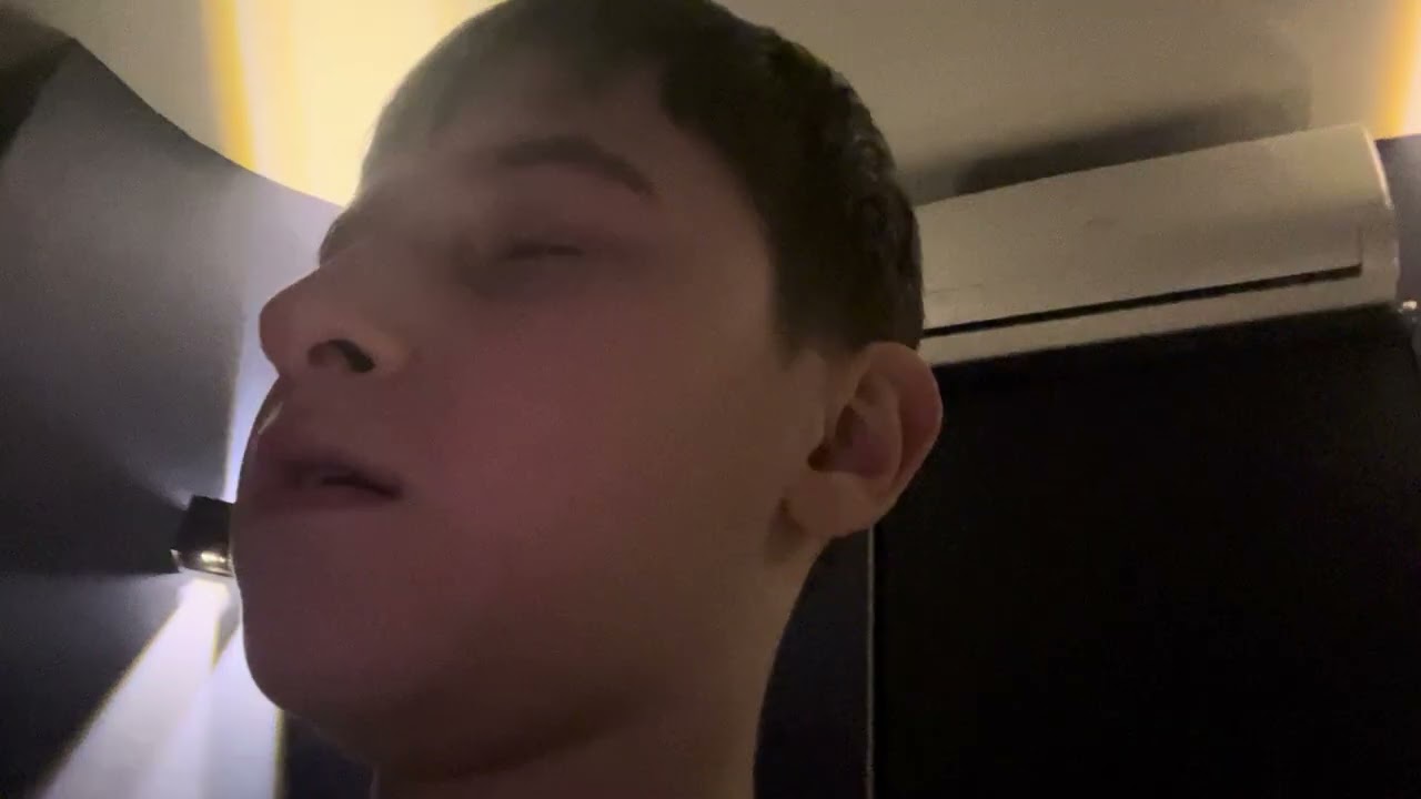 Va prezentam casa lui irinel ( al doilea naș de al meu)