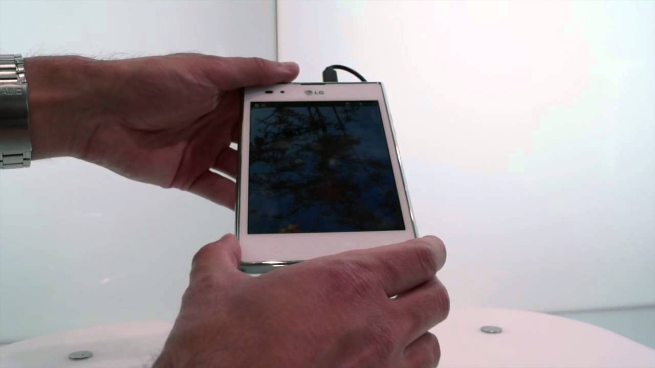 LG Optimus Vu Smartphone at IFA 2012 - smartphone.bg