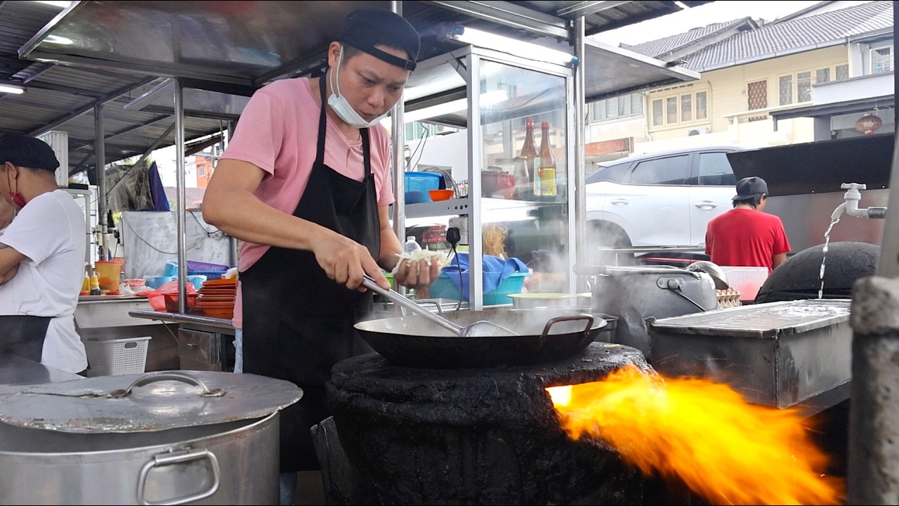 Лучшие навыки приготовления жареной лапши в Куала-Лумпуре — малайзийская уличная еда