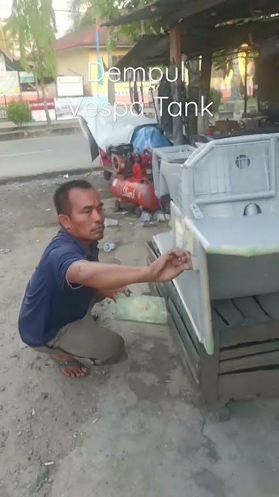 Proses Dempul Vespa Tank