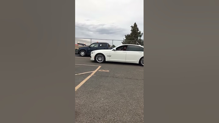 BMW 750 M sport vs BMW 750li (RACE)