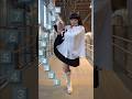 栗花落カナヲが足上げ柔軟チャレンジ 鬼滅コスプレ 栗花落カナヲが足上げ柔軟チャレンジ 鬼滅コスプレ