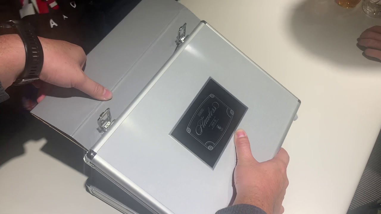 2019-2020 Panini Flawless Basketball 手提箱籃球卡 第一家兩位勇者 獨立各吃掉一盒 分享 case 1