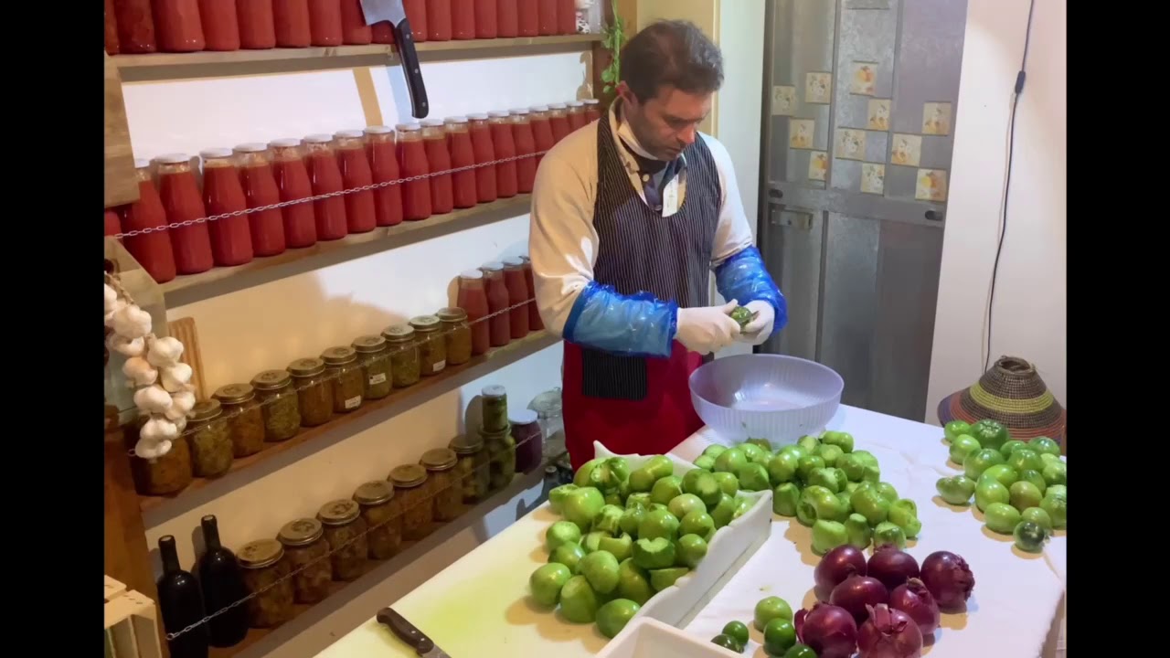 Pomodori  verdi  e cipolla rossa sott'olio