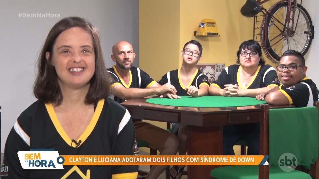 O amor de uma família que escolheu adotar filhos com síndrome de down