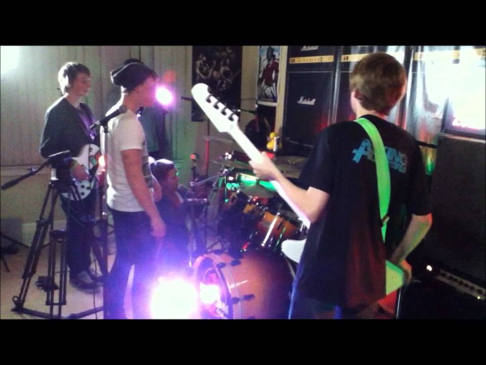 Behind The Scenes      Red Bull Bedroom Jam with EXIT