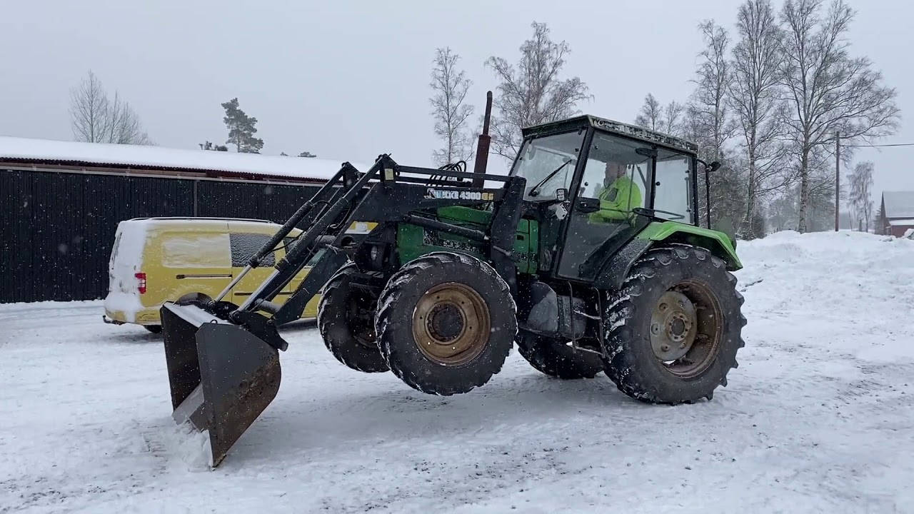 Traktor 4 WD Deutz DX 3.90A