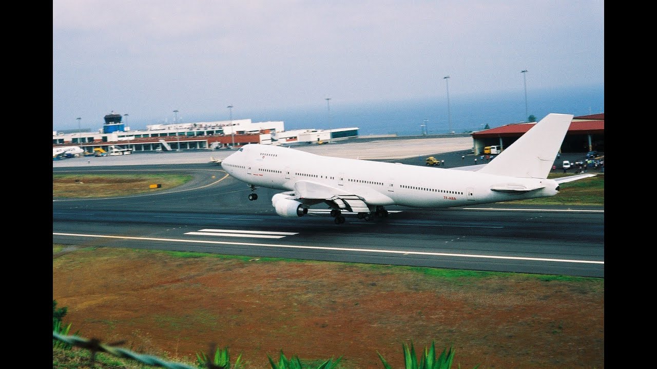 Boeing 747 200 Landing At Madeira Airport YouTube boeing-747-200-landing-at-madeira-airport-youtube
