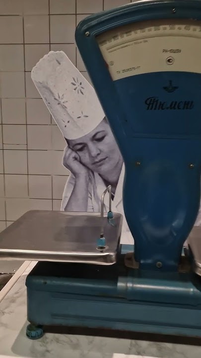 Среднестатистический прилавок в магазине в начале 90-х после развала ...