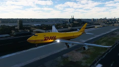 The uncontrolled plane fell into the sea when it was about to land Eps 0444