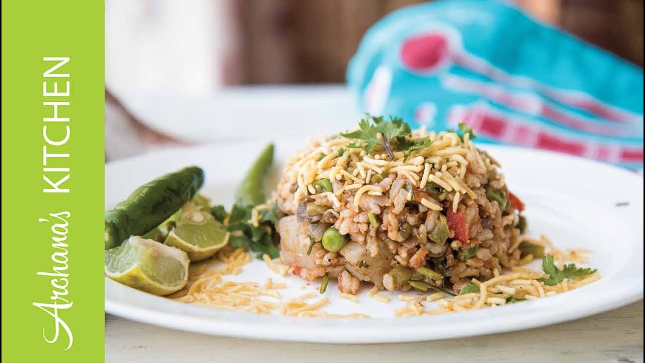 Mumbai style tawa pulao with moong sprouts