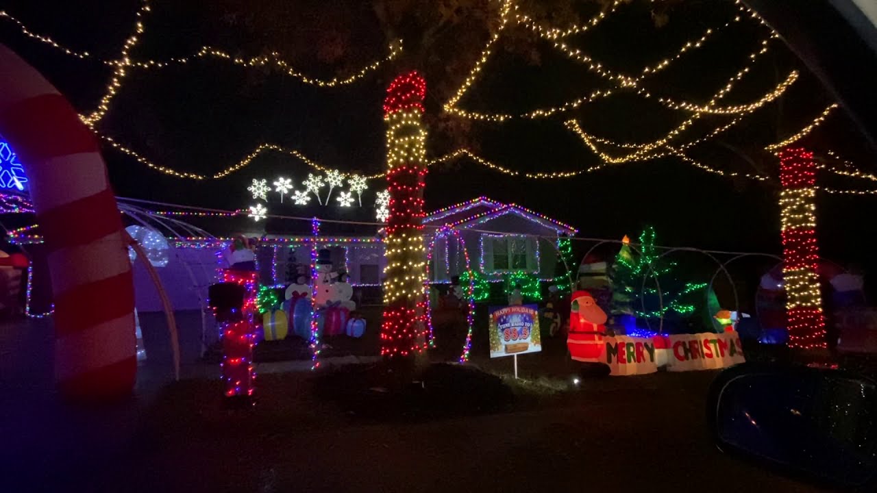 Christmas lights set to music at 2546 Pioneer Drive in Oakville MO