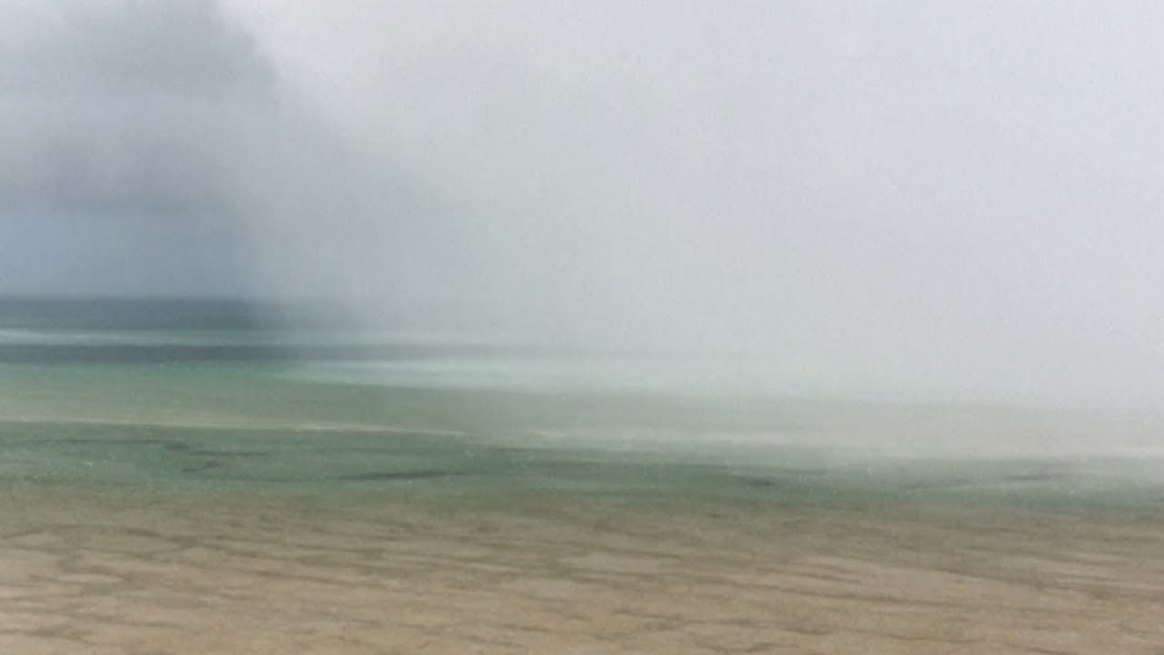 사이클론이 만들어낸 '안개구름' … 가공할 위력 동반(Fog blows into Mozambique coast as cylone approaches) | cbcworld