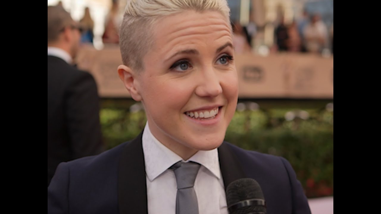 psg calciomercato Hannah Hart Shares a Meaningful Message on Diversity at the SAG Awards