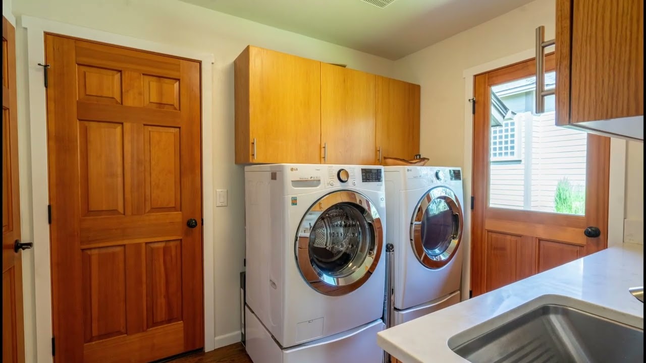 2296 Condor Drive, Redmond, OR 97756