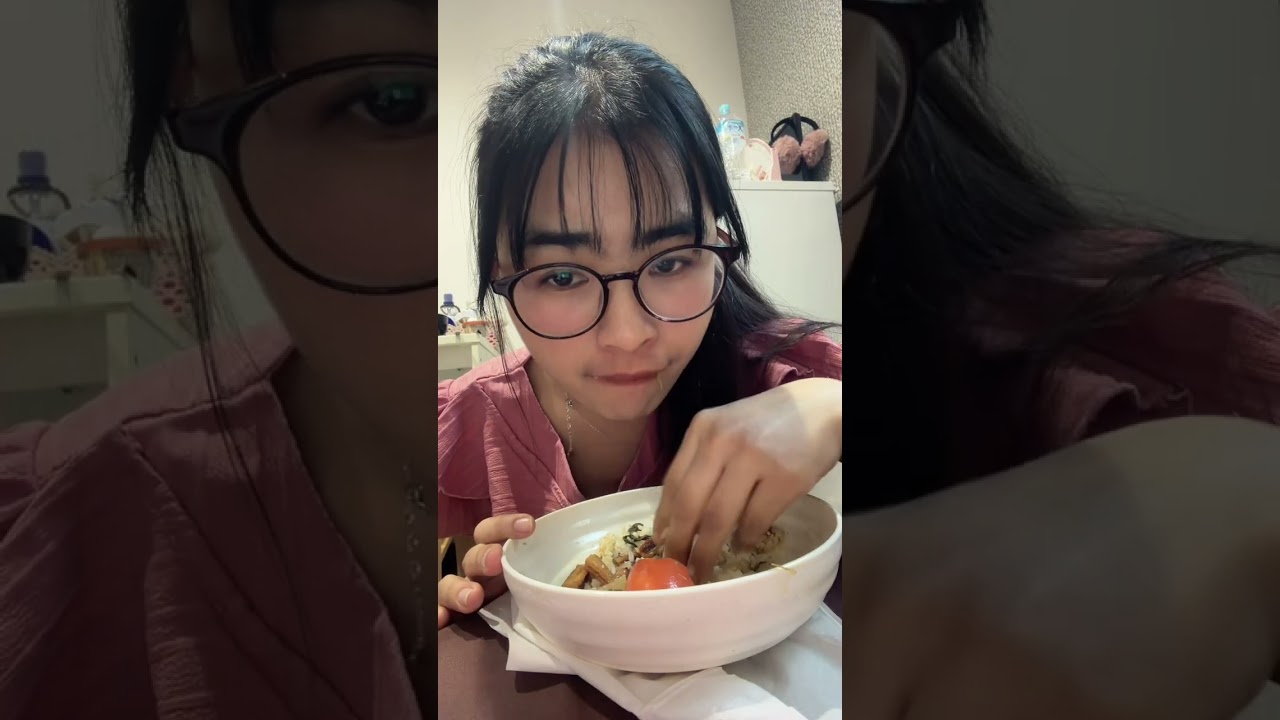 Eating Delicious Myanmar Tea Leaf Salad & Fried Egg 