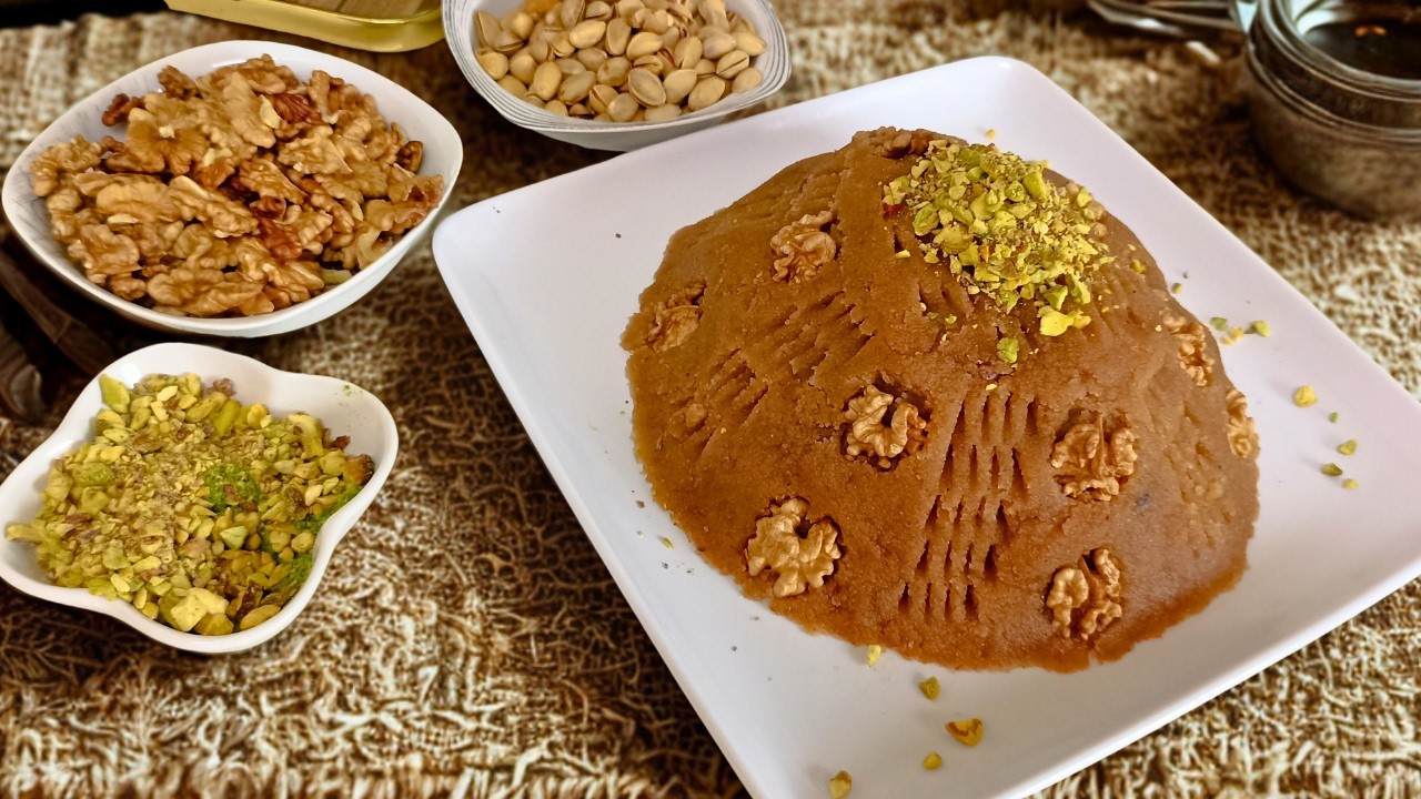 Kandil Helvası Tarifi Anne Eli Değmiş Gibi! İrmik Helvası Nefis Yemek Tarifleri