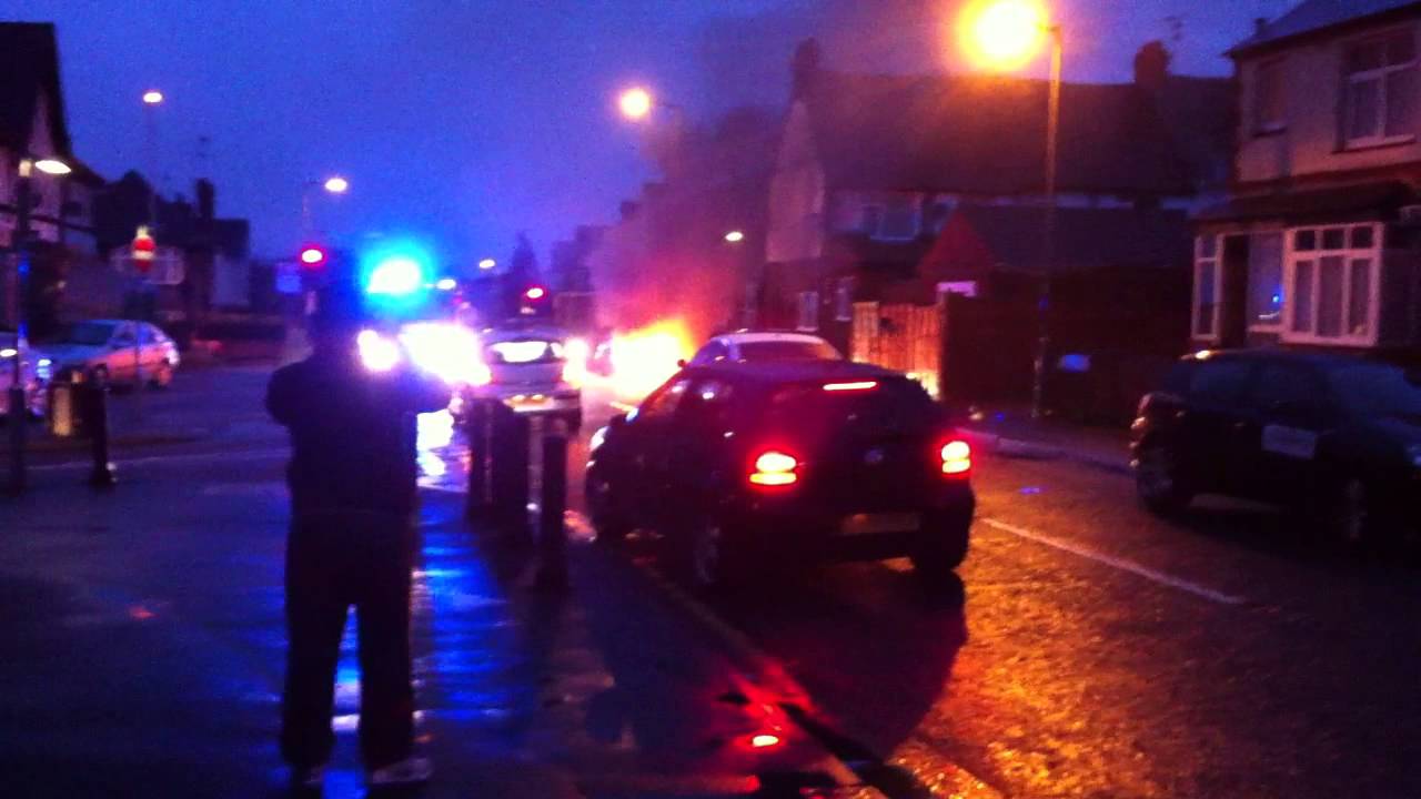Denbigh Road Luton, Car on Fire And About To Explode in Public! YouTube