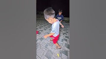 Bạn Mít nô đùa nổ bóng nước nhiều màu sắc 🎈- vui nhộn - Đẳng cấp số 1 Việt Nam #shorts