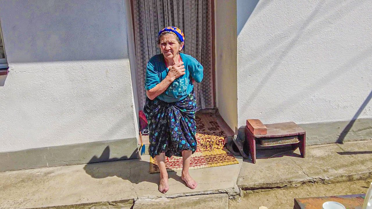 Neudata, gluha, usamljena, ali ima srce puno ljubavi!