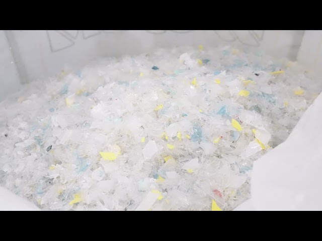 Shredding of acrylic glass with a WEIMA WLK 1500