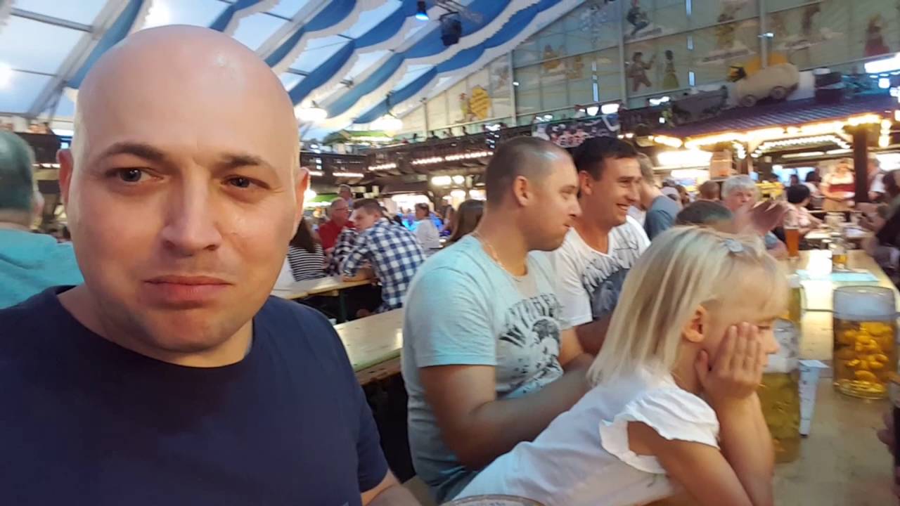 Баварская пивная палатка. Pützchens Markt Bonn 2016.