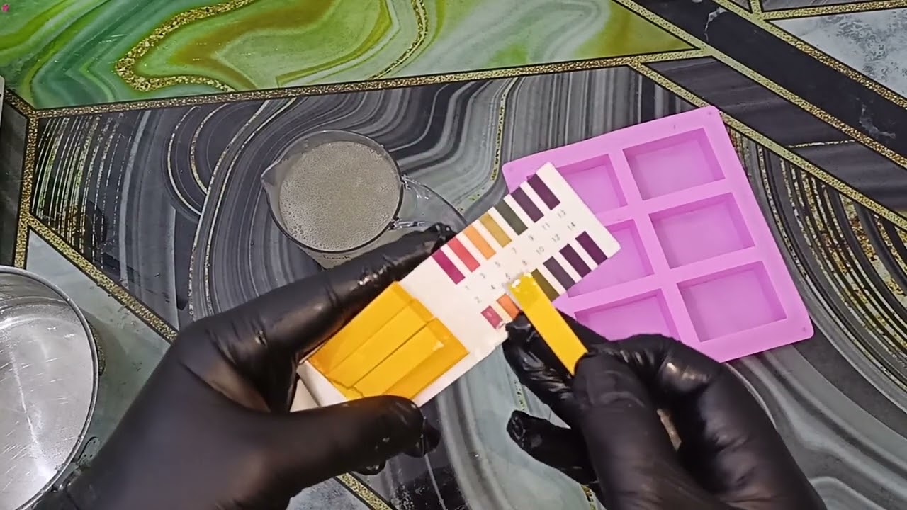 كيف تصنع صابون الأحماض الامينية بسهولة هدية رأس السنة 1/1