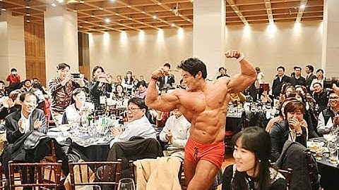 chul Soon guest pose in Beijing chul