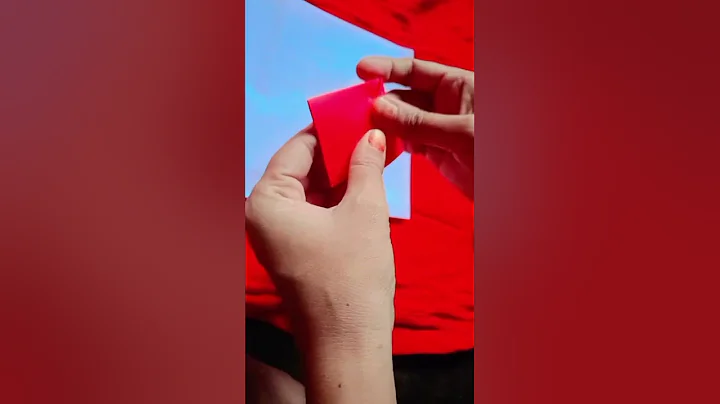 Tips to cut paper in the shape of maple leaves are very simple