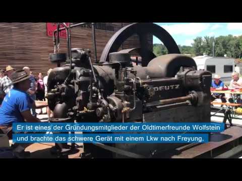 Fast 100 Jahre alter Deutz-Standmotor bei Freyunger Volksfest
