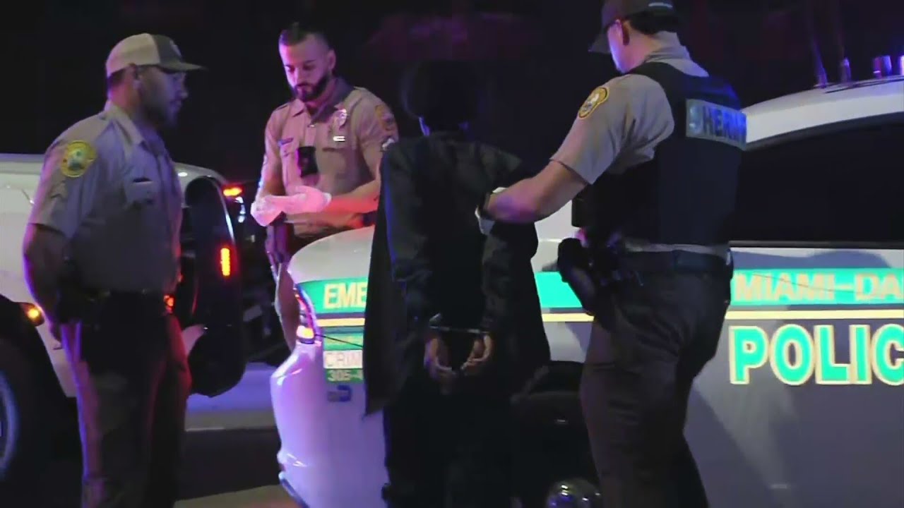 Man accused of stealing ambulance from Hialeah Hospital - YouTube
