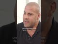 “Verlier dein Lächeln nicht!”, rät Lehrer Herr Reff Betroffenen von Mobbing. #DeutschlandStabil
