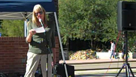 Alison Davison reads poetry from Made for Flight a...