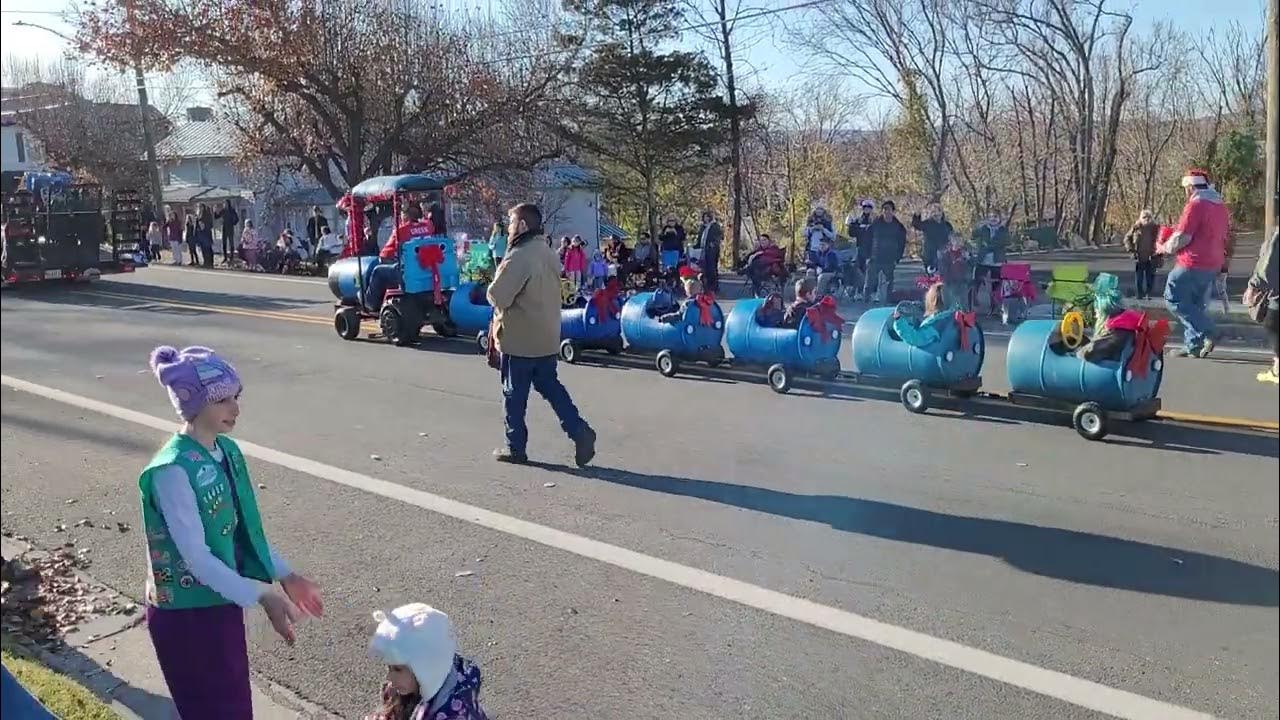 Christmas Parade, Middletown Va (2) YouTube