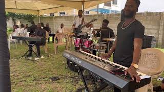 Sweet Fingers🎹🥁🎸....Braa Kwaku 🎤 on some Pentecostal Praise