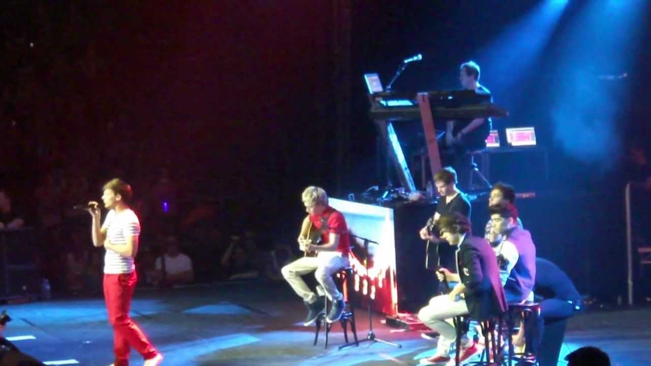 I Gotta Feeling/ Stereo Hearts/ Valerie/ Torn- One Direction Brisbane 18/04/2012.