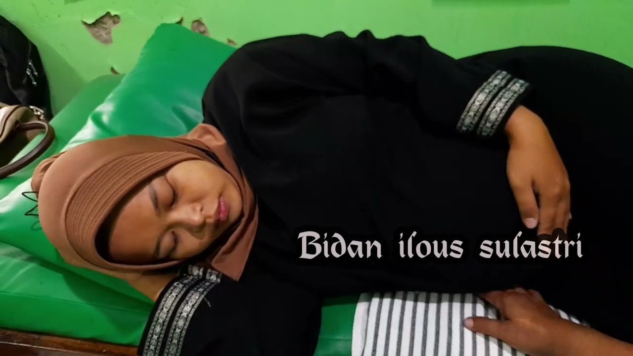 39 weeks pregnant loose two-open finger