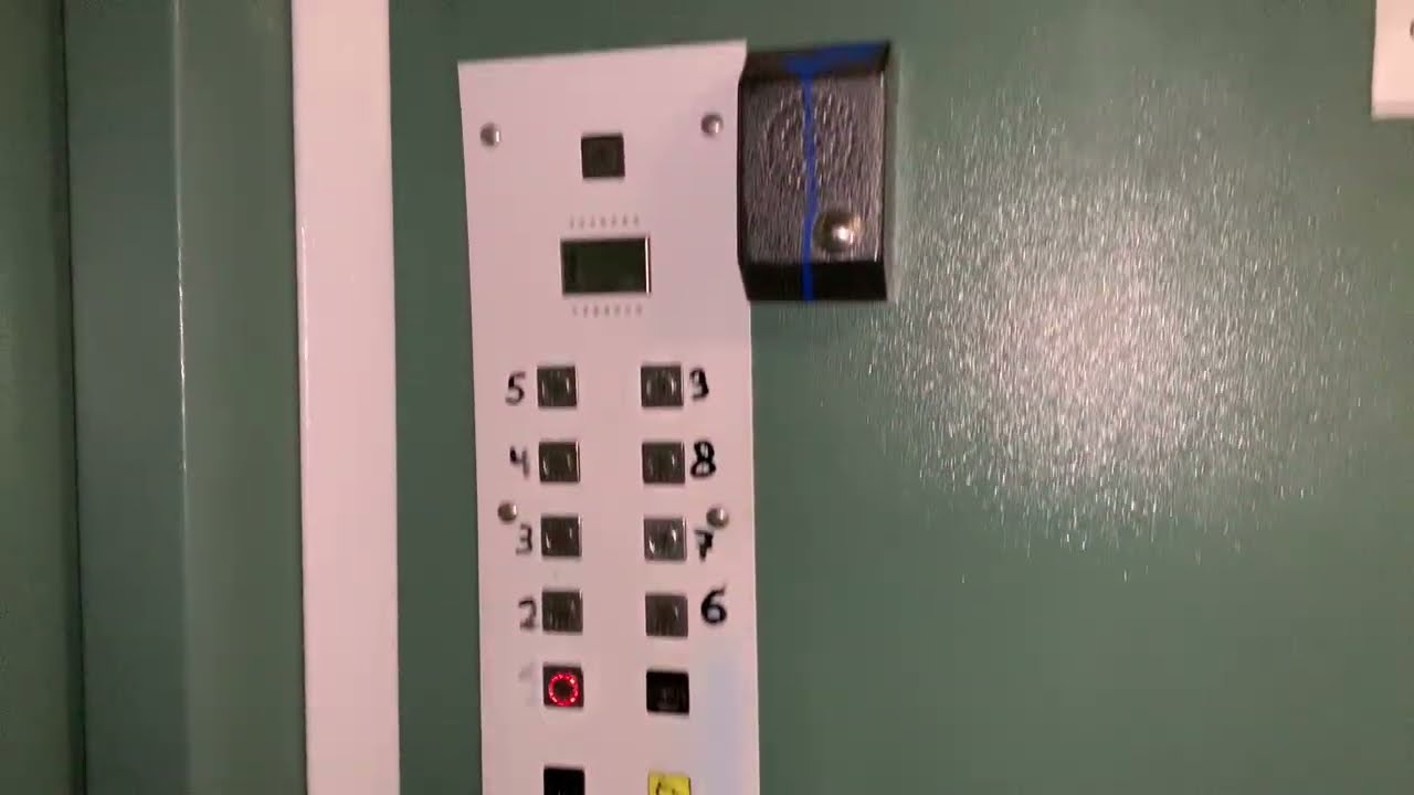 Лифт, ЩЛЗ, г/п 630 кг, v= 1 м/с.