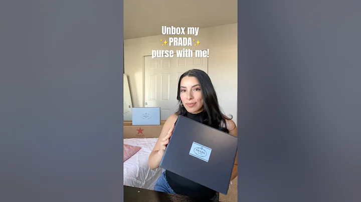 The cutest purse 🫶🏼 #unboxing @Prada #prada #fashion #fashionblogger #highfashion #shopping #fyp