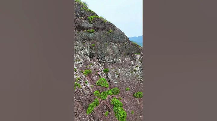 Climbers in Panheng Town, Taizhou City, Zhejiang Province #travel #discoverchina #mountains - DayDayNews