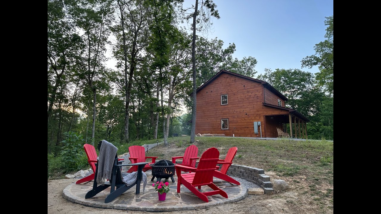 Ultimate Privacy in Pigeon Forge, TN! Cabin with Hot Tub and Fun Game Room.
