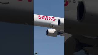 SWISS A220-300 from Zurich to Heathrow ✈️🇨🇭🇬🇧 #wingsandrunways #aviation #swiss