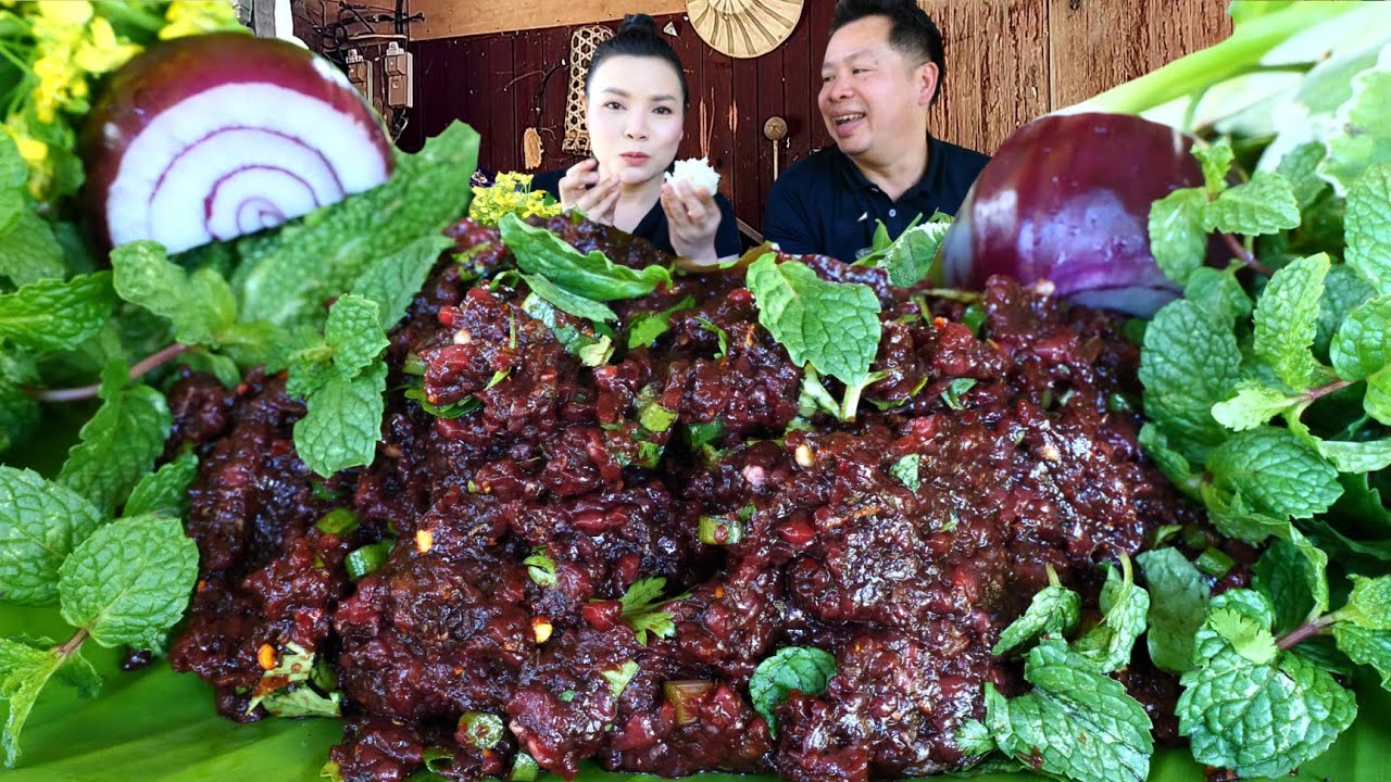 ลาบขมเมืองน่านหอมมะเเขว่นเมืองลีกับป๋าบอลเเซ่บติดใจค่ะ|ส้มซ่าพาเเซ่บ|ส้มซ่าพาเเซ่บ 5 ธันวาคม2025