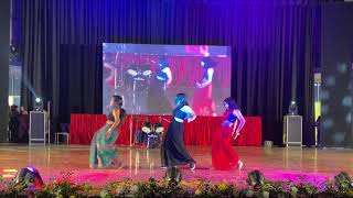 Dance in *SAREE* at College fest in KGMU/ chammak challo/ aithey aa/ sajna di vaari (freshers)