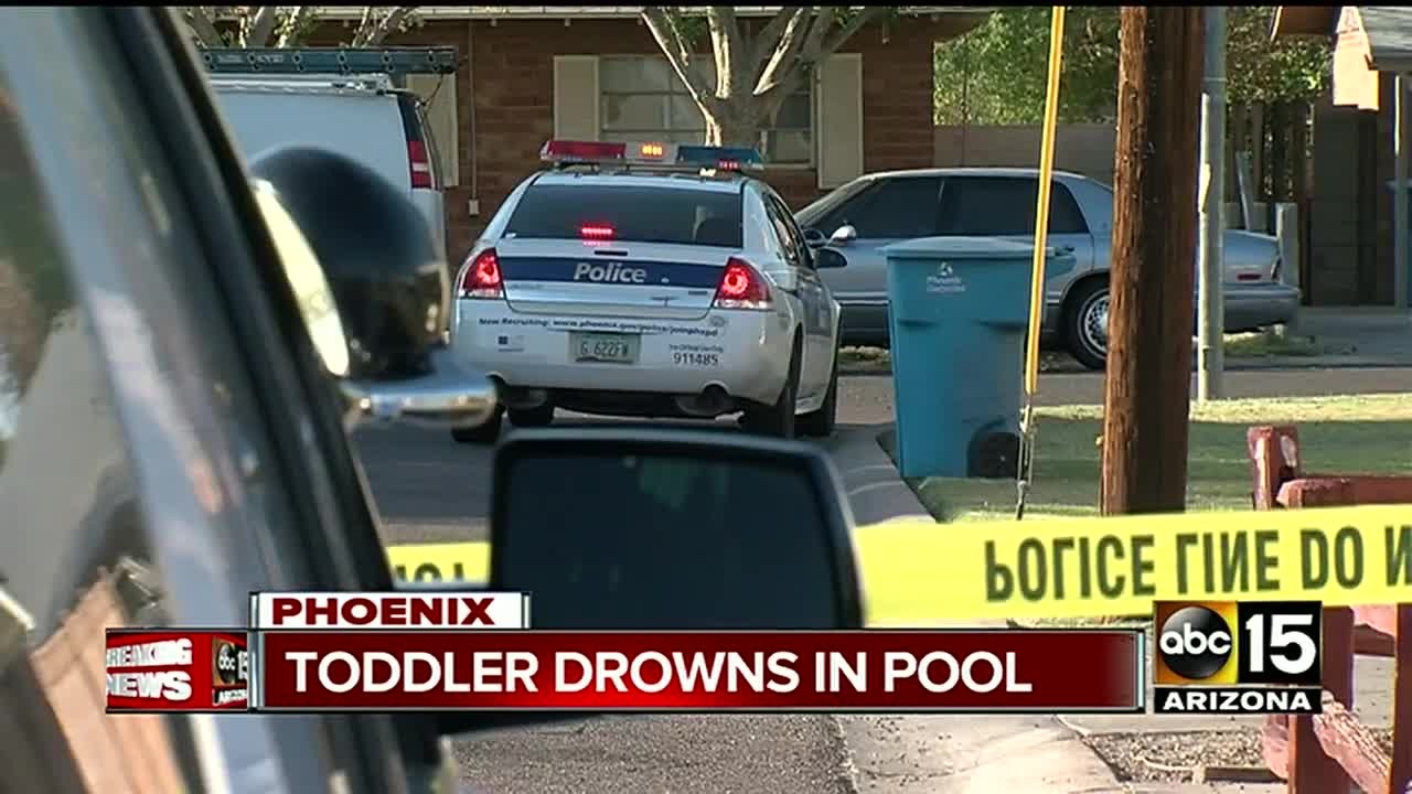 Toddler dies after drowning in Phoenix pool - YouTube