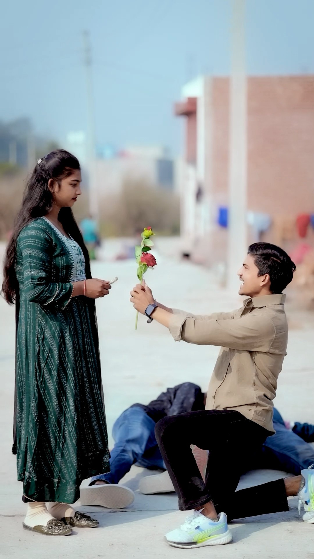 Esi Apni Dosti hai esa dostana