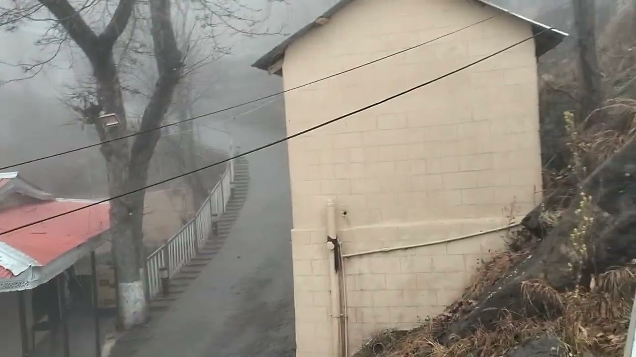 Hope of snowfall in Murree, fog and clouds reign everywhere 03215165151