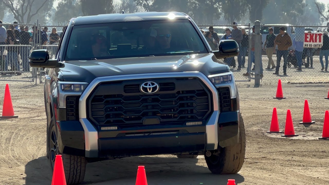 2022新型タンドラ試乗！World Ag Expo 2022/02/10 - YouTube